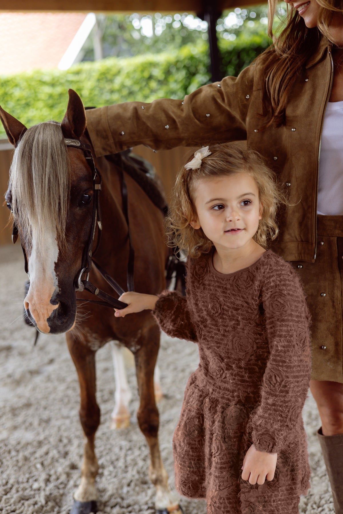 Bruine sweater met reliëfstructuur | Pink purple