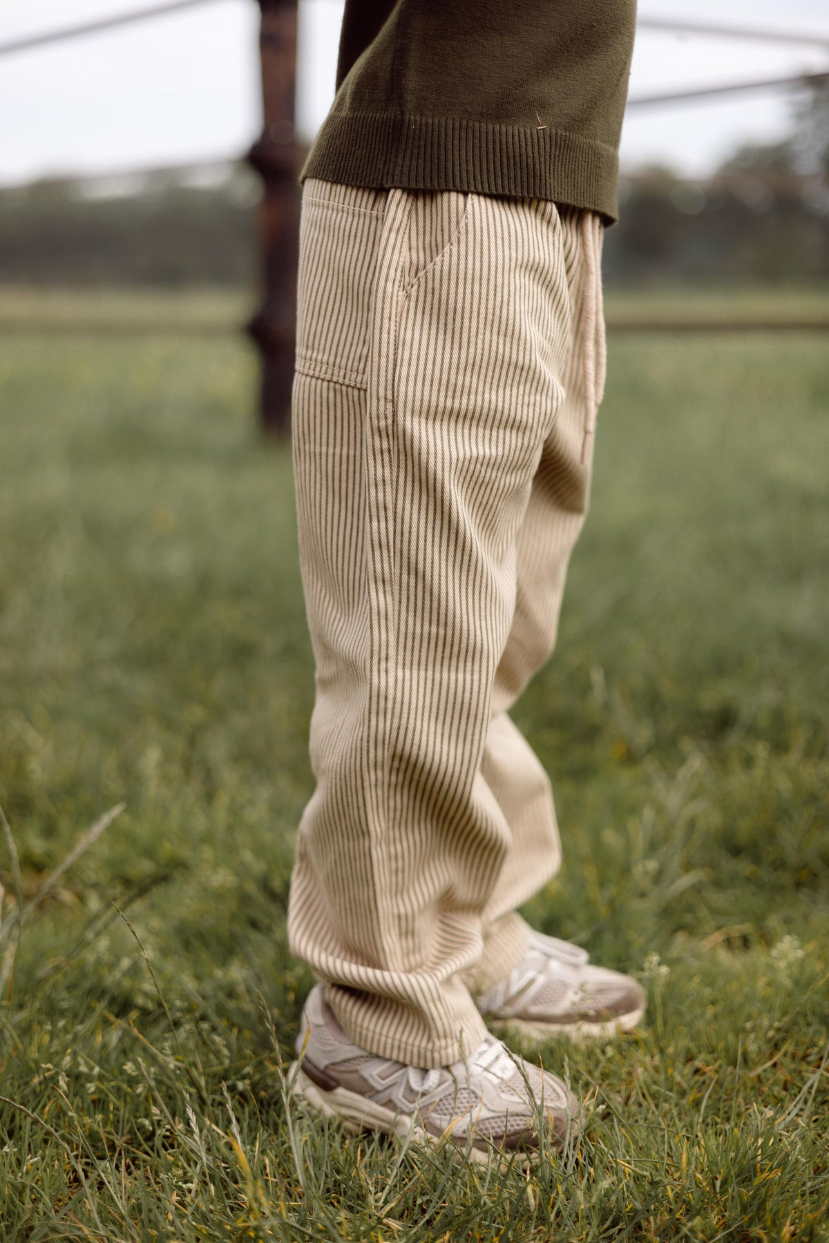 Beige gestreepte broek met koord | AOP Dark Green Stripe