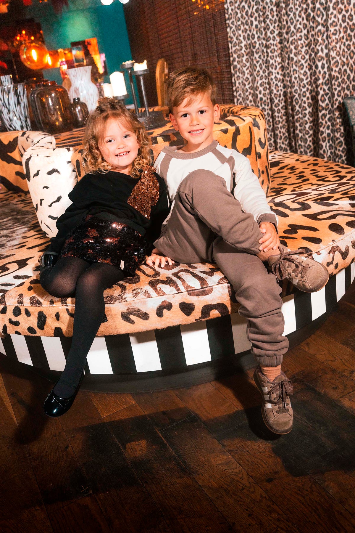 Zwarte paillettenrok met sterrenprint | Black