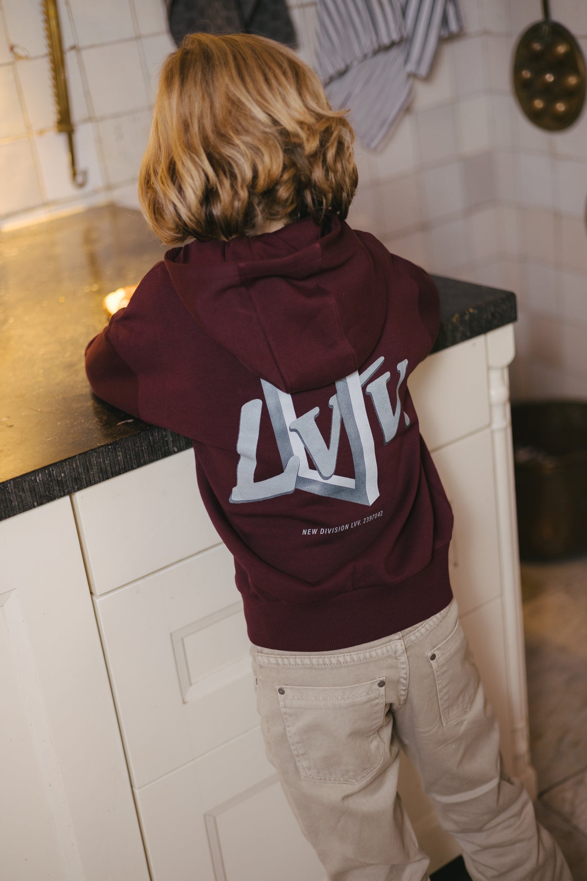 Bordeauxrode hoodie met rugprint | Dark Red